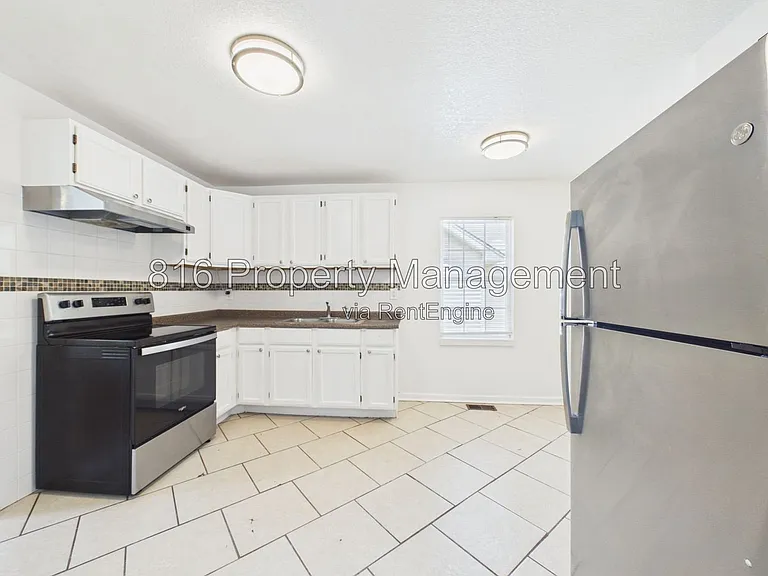 7924 Agnes Ave — Photo 8