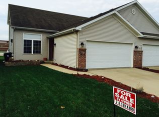 1813 Marina Dr, Normal, IL 61761