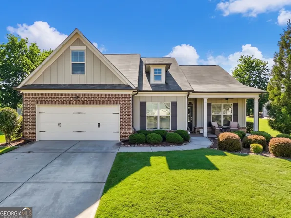 820 Lakeview Bend Cir, Jefferson, GA 30549