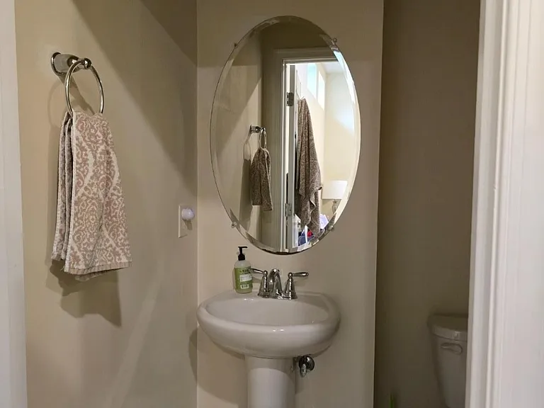 76 Albert Ct — Photo 10