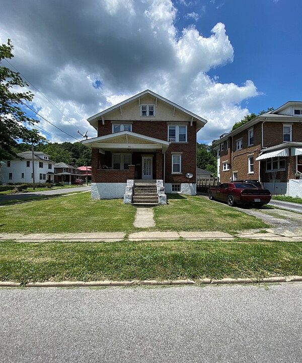 1st image of 916 1/2 College Ave