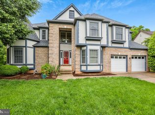 77 Rutherford Cir, Sterling, VA 20165