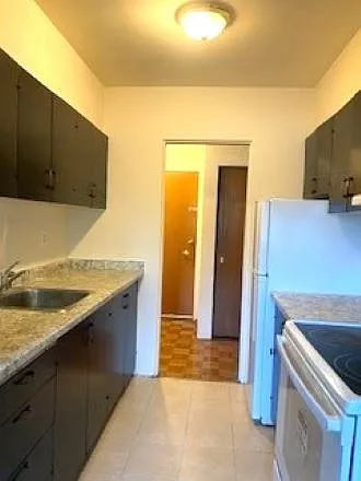 1 bed, 640 sqft, $1,600 — Photo 3