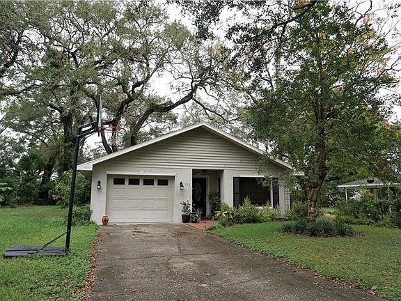2nd image of 211 Palencia Pl