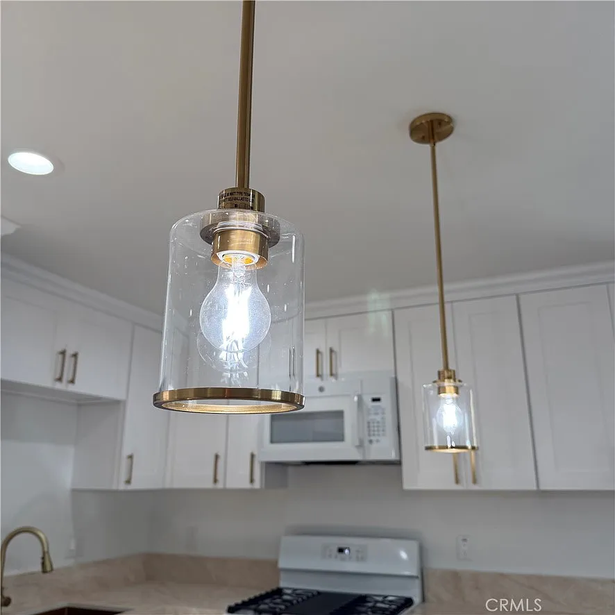 2 bed, 780 sqft, $2,800 — Photo 3
