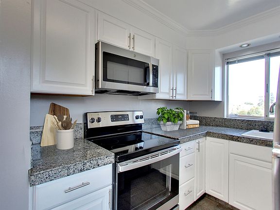 2nd image of 275-279 Vernon St #275-4
