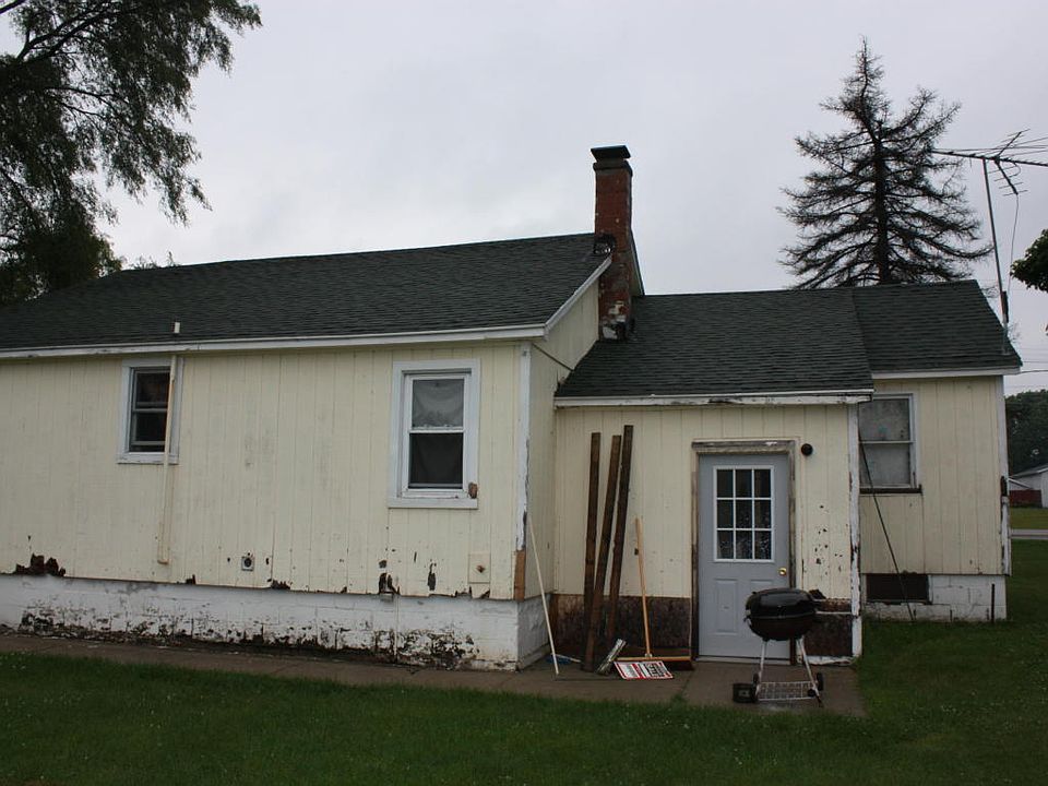 1st image of 5538 124th Ave