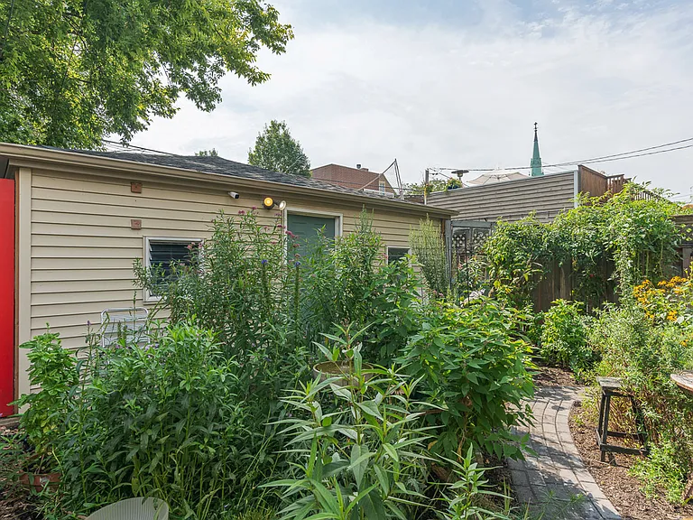 1301 W Nelson St #B — Photo 19