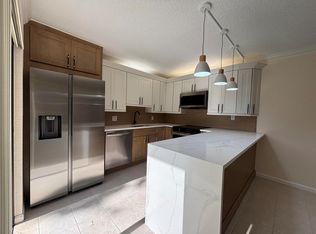 1010 10th Ct, Palm Beach Gardens, FL 33410