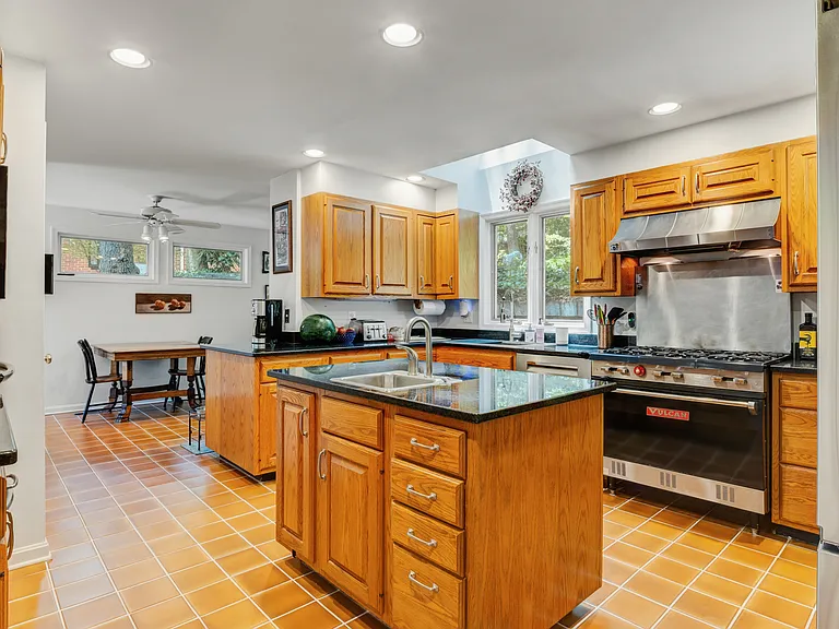 3402 Halcyon Dr — Photo 14