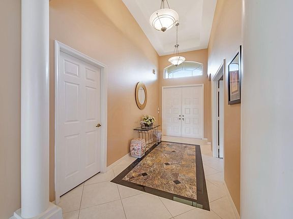 3rd image of 7726 Campania Dr