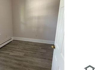 170 Austin St APT 2F, Worcester, MA 01609