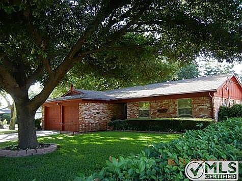 1st image of 4728 Carlyle Dr