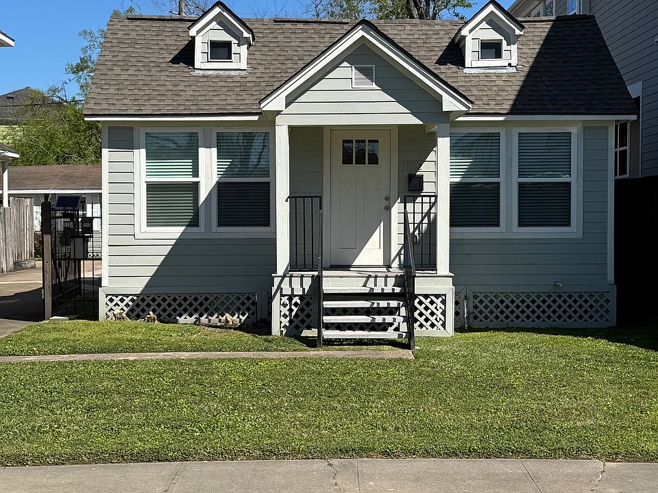 Front view from 17th street