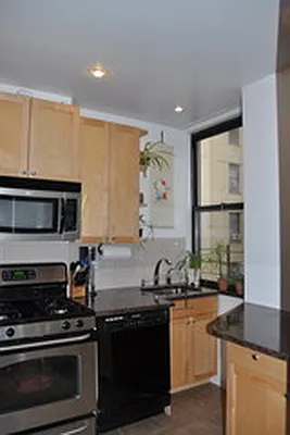 Sold by Bryan L Rozencwaig, LREB | media 4