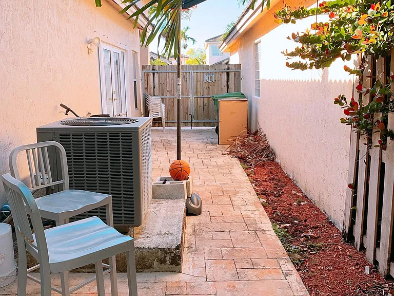 8783 SW 213th Ln — Photo 13