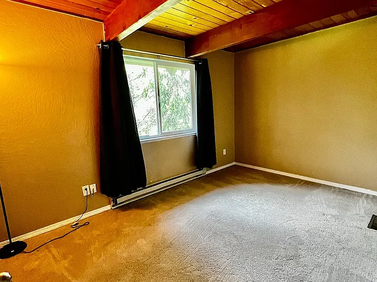 22400 Broken Bough Ln — Photo 11