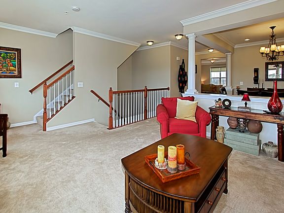 4th image of 43911 Centergate Dr