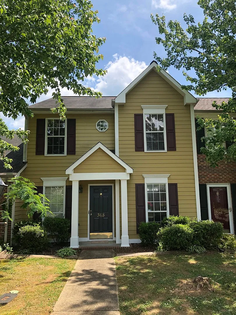 368 Cobblestone Way in Oxford Town home — Photo 1