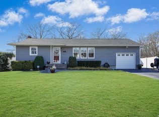 291 Revilo Ave, Shirley, NY 11967