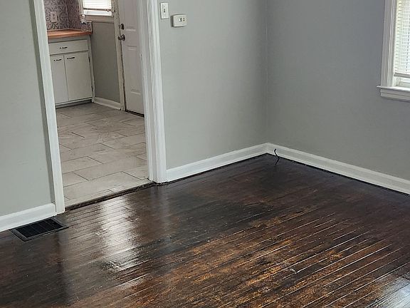 2nd image of 4342-4344 N Crittenden Ave