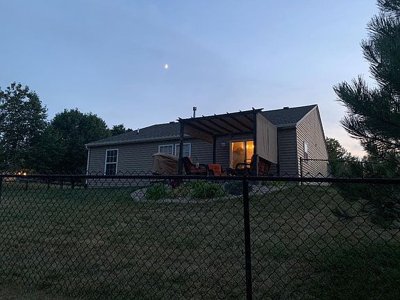 3rd image of 632 Brookline Dr