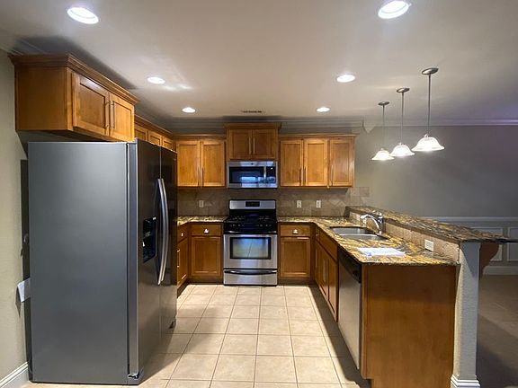 5th image of 3804 Hollowbrook St