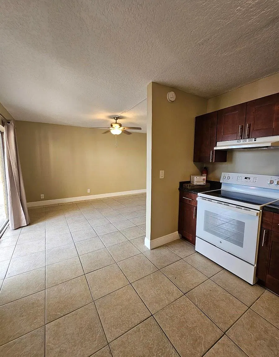 1200 Blue Heron Blvd W — Photo 2