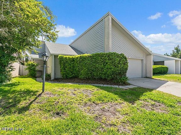 3rd image of 2746 BIARRITZ Court