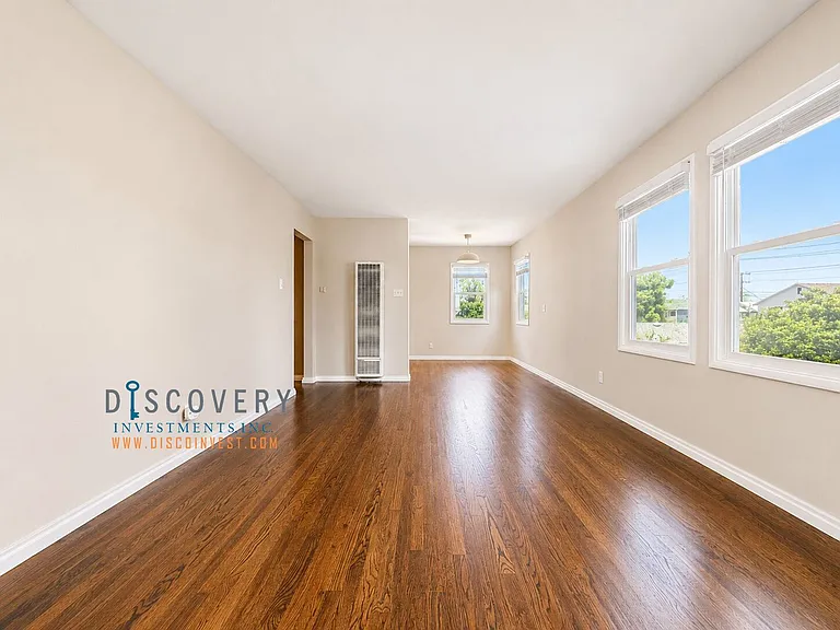 Eagle Ave. 2529 — Photo 10