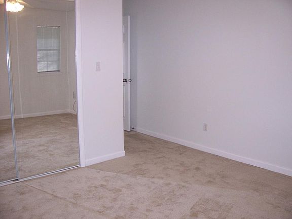 4th image of 259 S Villas Ct