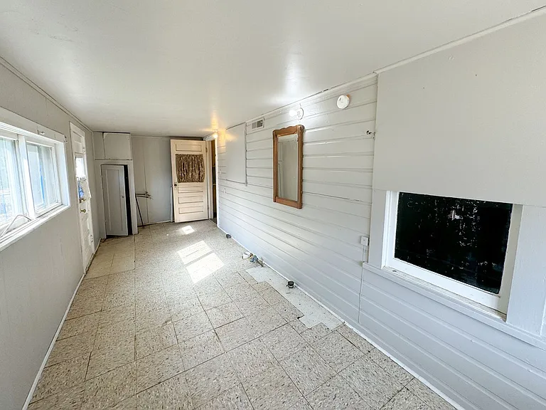 913 N Boulevard St — Photo 11