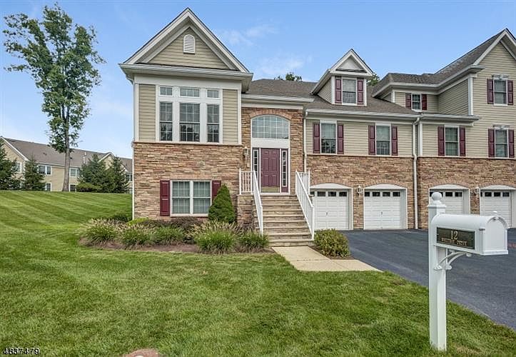 1st image of 12 Whitbay Dr