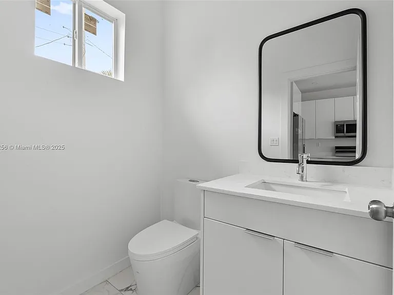 2143 NW 4th St #2 — Photo 13