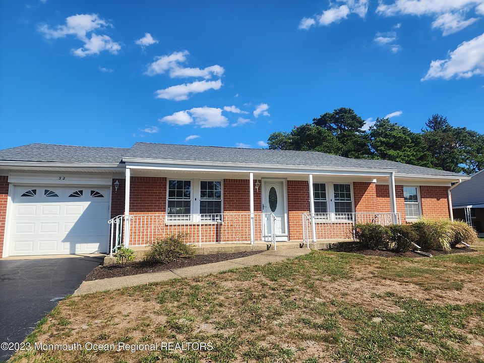 1st image of 32 Hudson Parkway