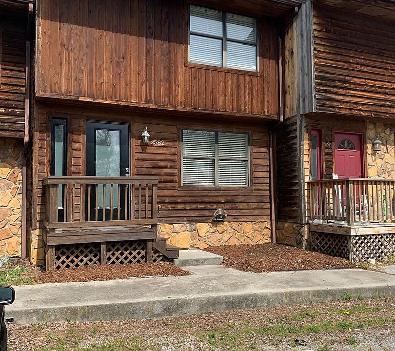 1st image of 2582 Townhouse Dr SE