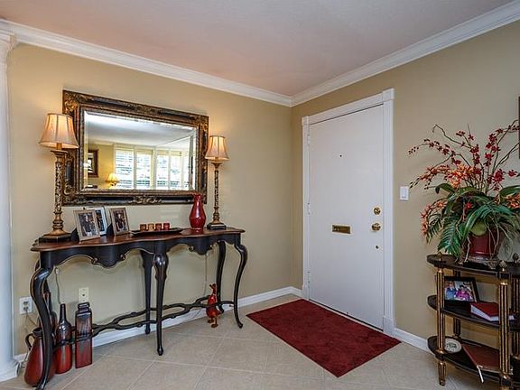 3rd image of 311 E Morse Blvd APT 3-1