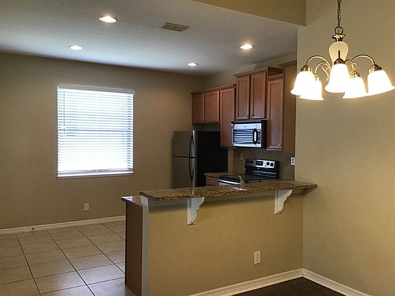 4th image of 3691 Briar Run Dr