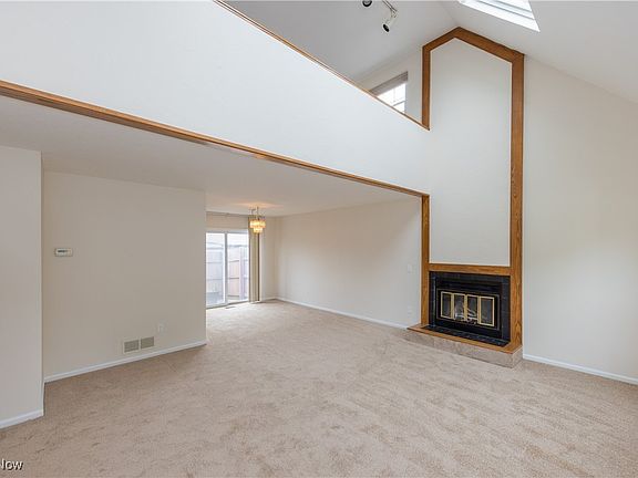 2nd image of 109 Bayberry Ln #36