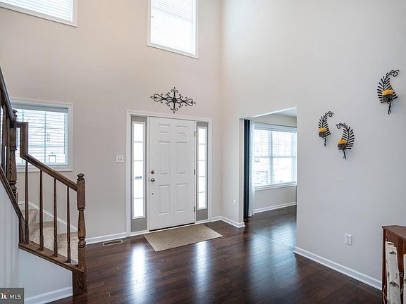 4th image of 1734 Woodledge Dr