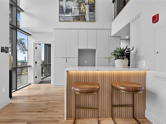 5th image of 600 E Admiral Blvd Unit 403