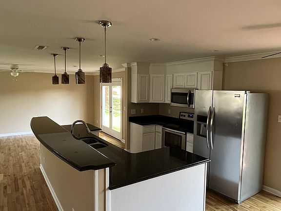 4th image of 5717 Friendswood Dr