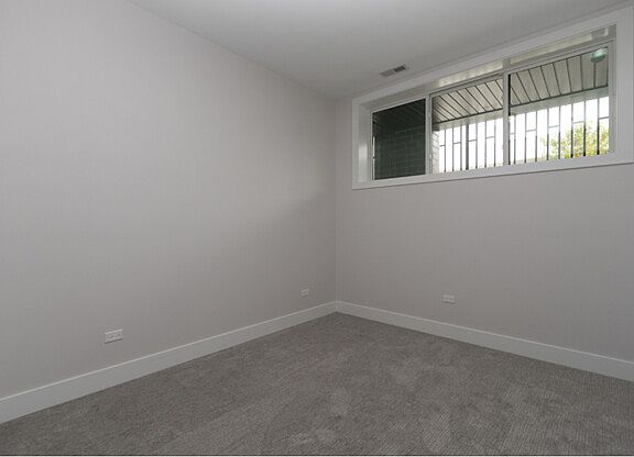 5th image of 2034 N Avondale Ave APT 1E
