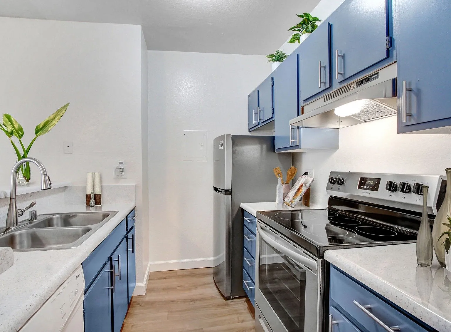 Garden Green Apartments — Photo 1