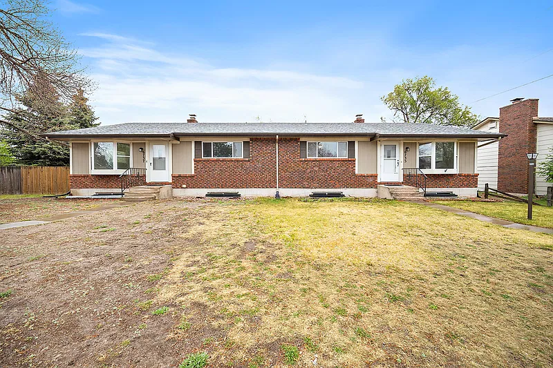 3 bed, 2.0 bath, 2000 sqft, $1,625 — Photo 1