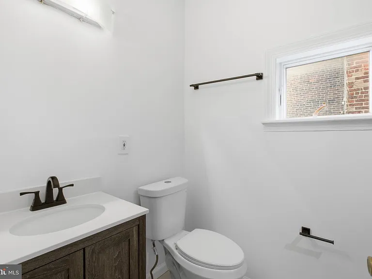 747-00 S 2nd St #2R — Photo 10