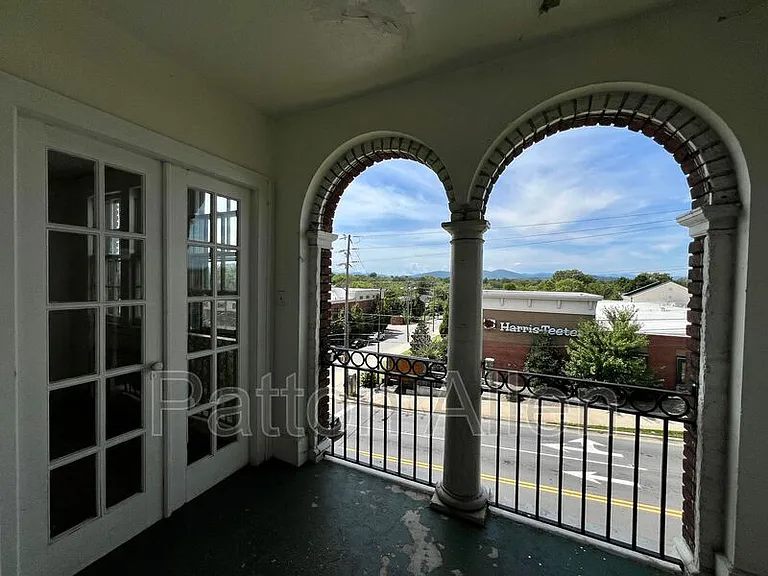 116 E Chestnut St #32 — Photo 7
