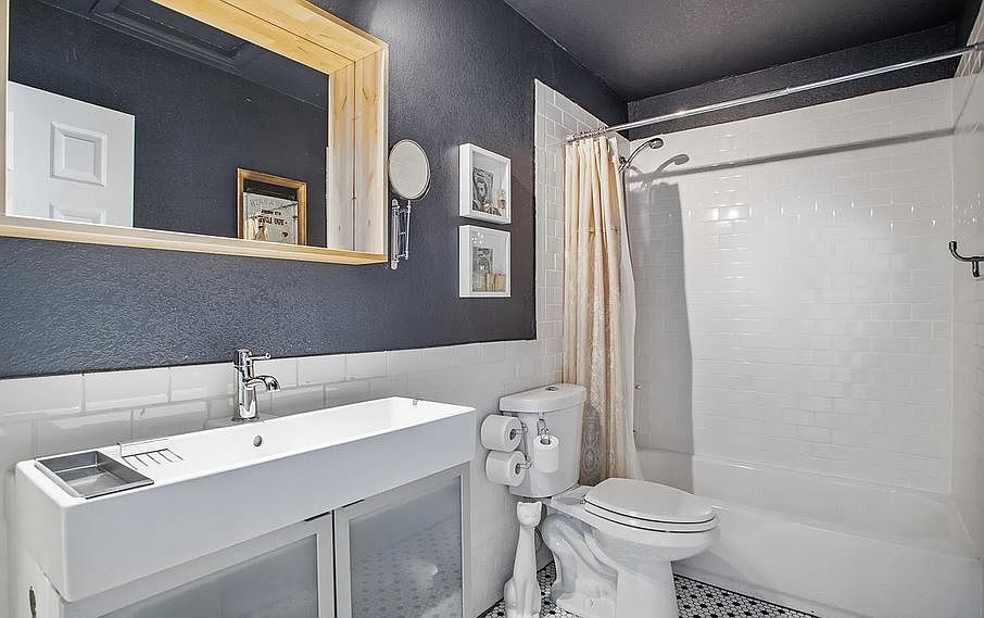 1st image of 1572 S Buckley Cir
