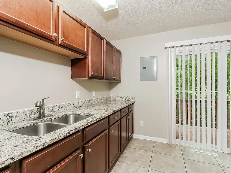 4121 Carlyle Dr — Photo 9