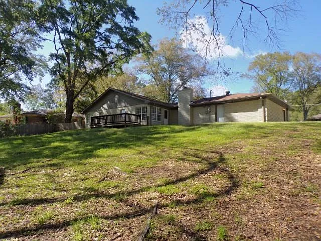 167 Lakeview Dr — Photo 4